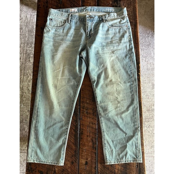 GAP 32 Petite Womens Jeans light wash distressed - Picture 1 of 10